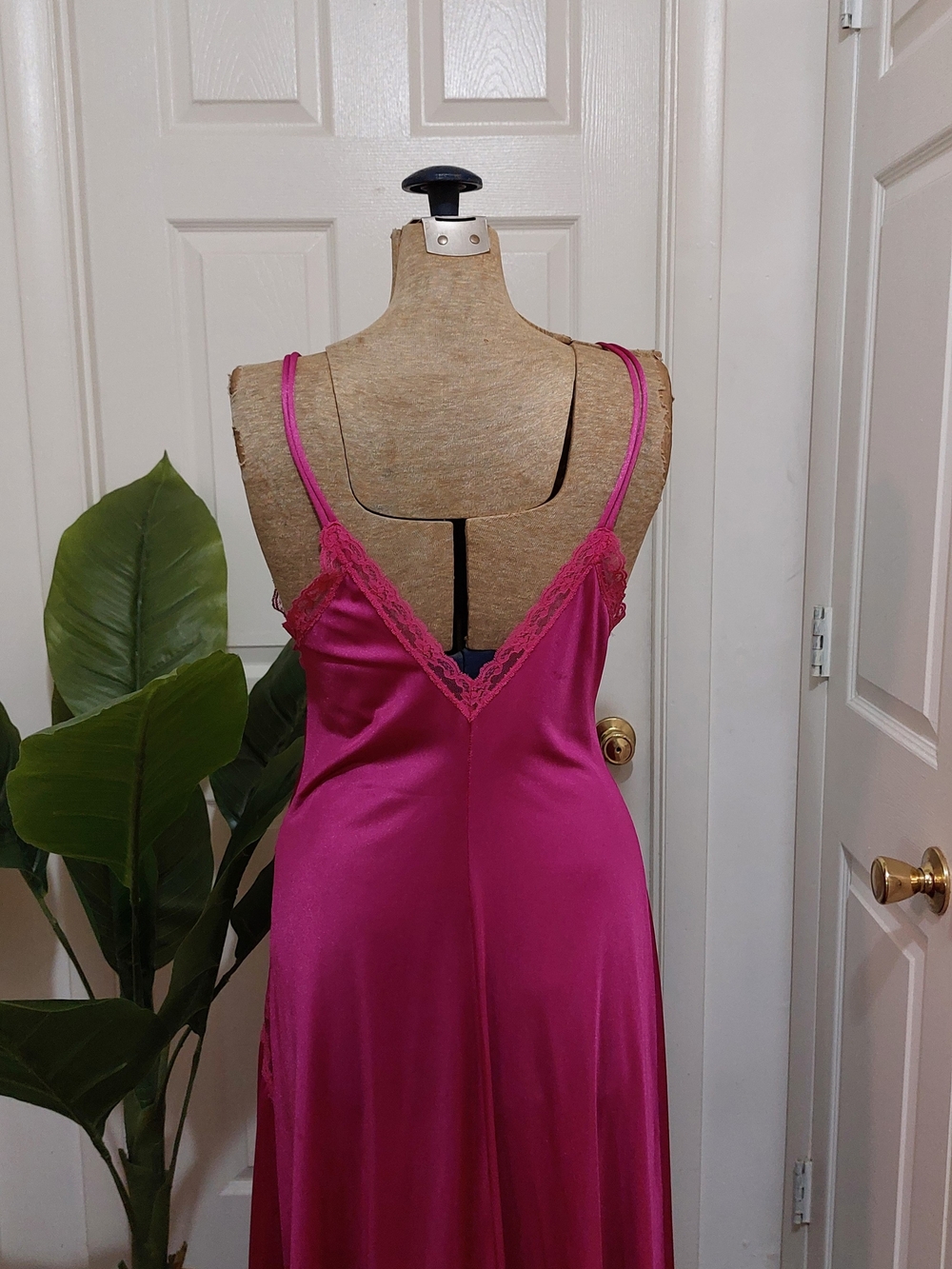 Vintage Fuchsia Lace-Accent Nylon Slip Night Dress Size Small/medium - Picture 5 of 8